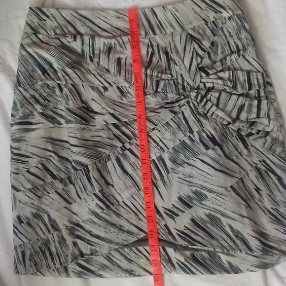 Leifsdottir Anthropologie skirt 10 - Picture 2 of 5